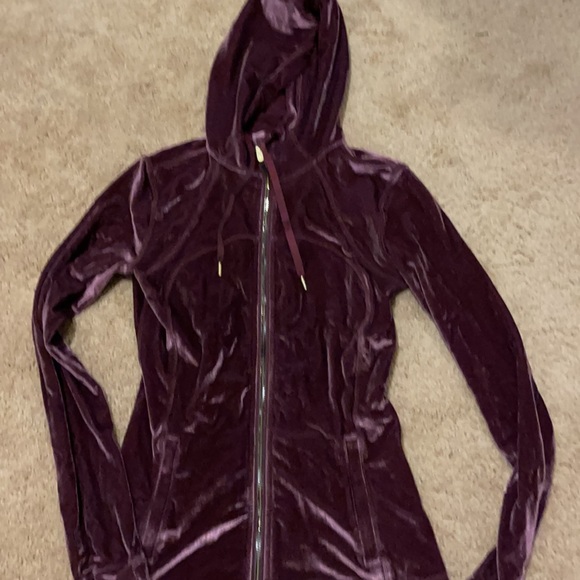 Lululemon garnet define hooded jacket *velvet,sold out* - Picture 2 of 8